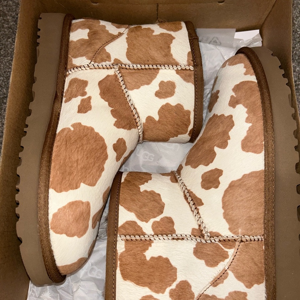 Ugg mini cowprint size 7
